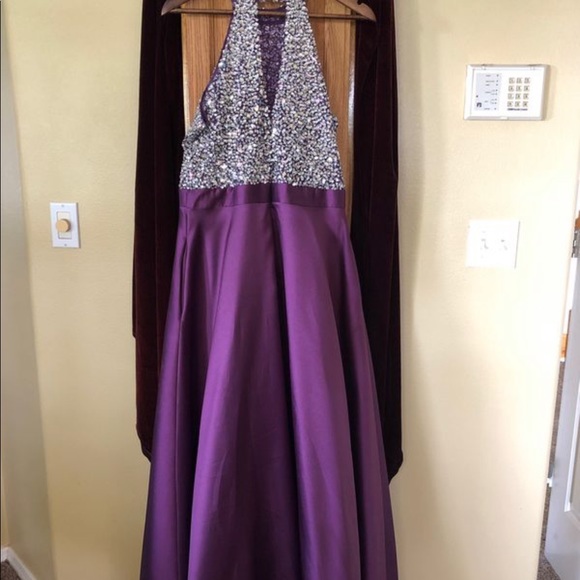 Formal Dress - Picture 4 of 4